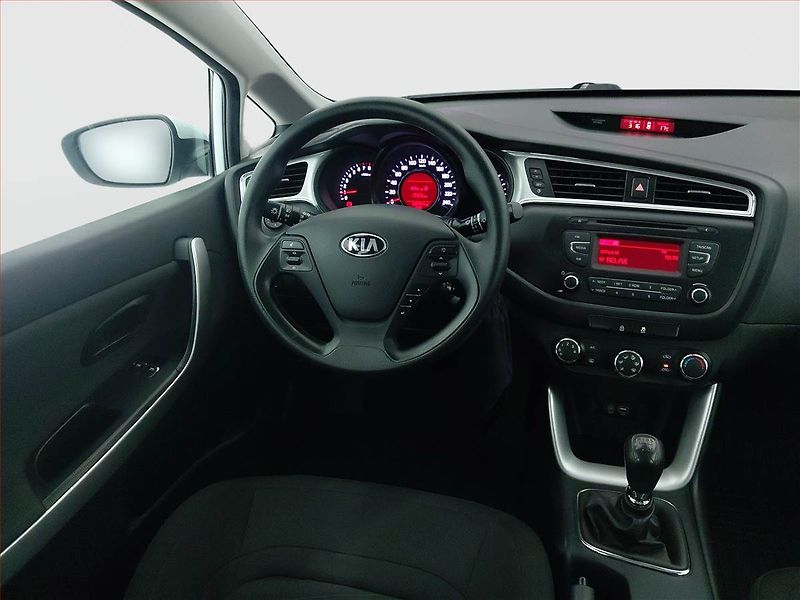 Kia Ceed (2017) 1.4 CVVT, Serv.kniha - fotka 7 z 15