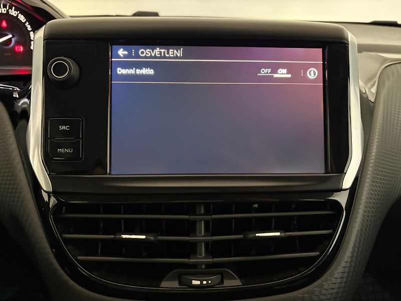 Peugeot 2008 (2017) GT-Line 1.6 BlueHDi 100K MAN5 - fotka 26 z 33