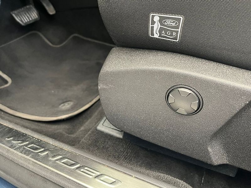 Ford Mondeo 2.0 EB 140 kW Titanium servis - fotka 28 z 56