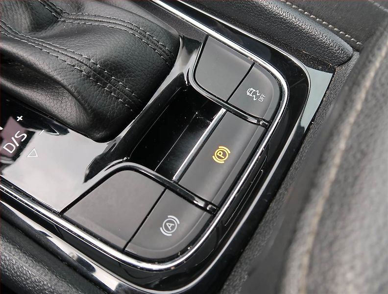 Škoda Karoq (2017) Style 1.5 TSI - fotka 23 z 24
