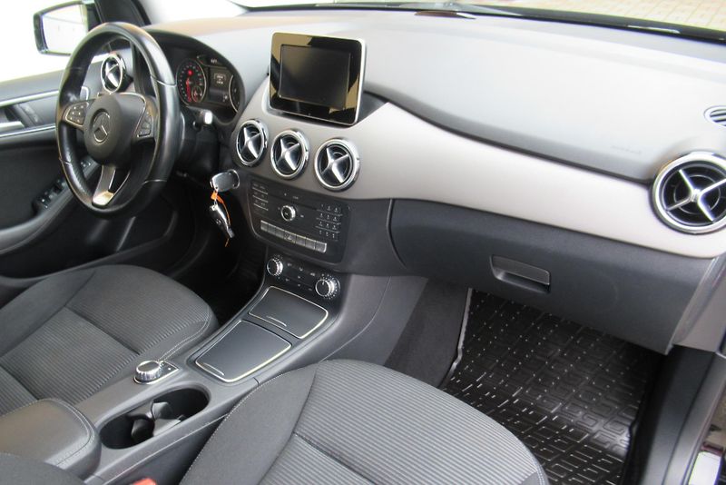 Mercedes-Benz Třídy B 180 CDI *AUTOMAT* NAVI TAŽNÉ  - fotka 22 z 27