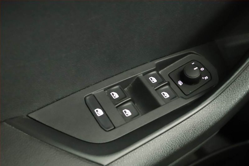 Škoda Karoq (2019) 1.5 TSI, Automat, Navi - fotka 12 z 14