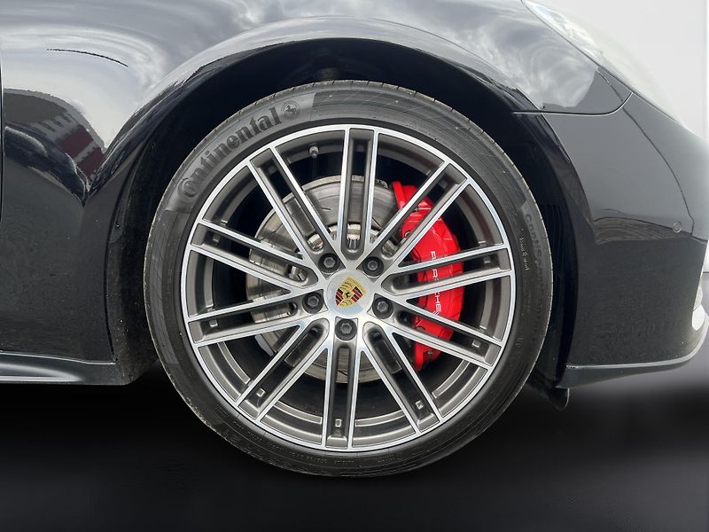 Porsche Panamera (2019) GTS - fotka 14 z 30