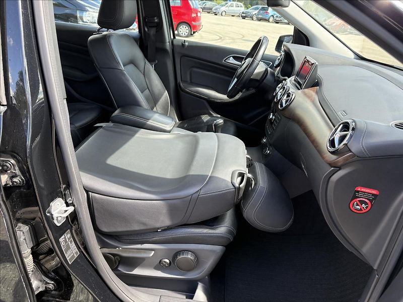 Mercedes-Benz Třídy B 1,6 200i 115kW,Bi-Xen,Kůže,Nav - fotka 27 z 36