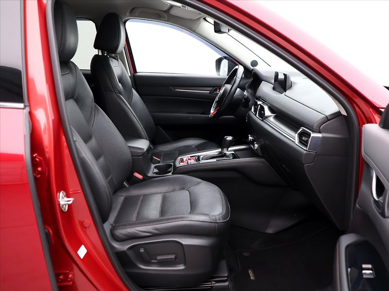 Mazda CX-5 2,2 Skyactiv-D AWD Revolution - fotka 13 z 32
