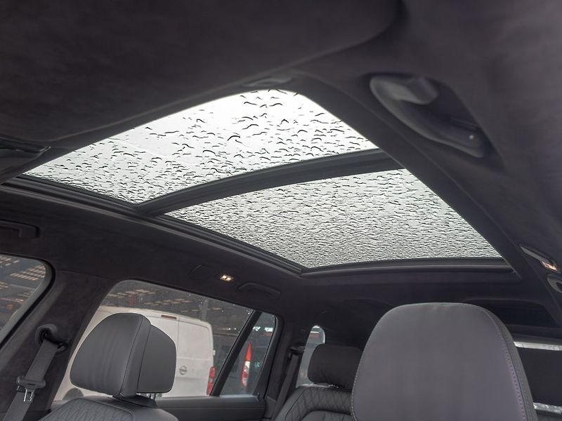 BMW X7 (2019) ČR 3.0i 250KW 7sed – INDIVIDUÁ - fotka 36 z 59