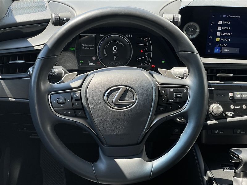 Lexus ES 300h 2,5 Business Edition - fotka 8 z 22