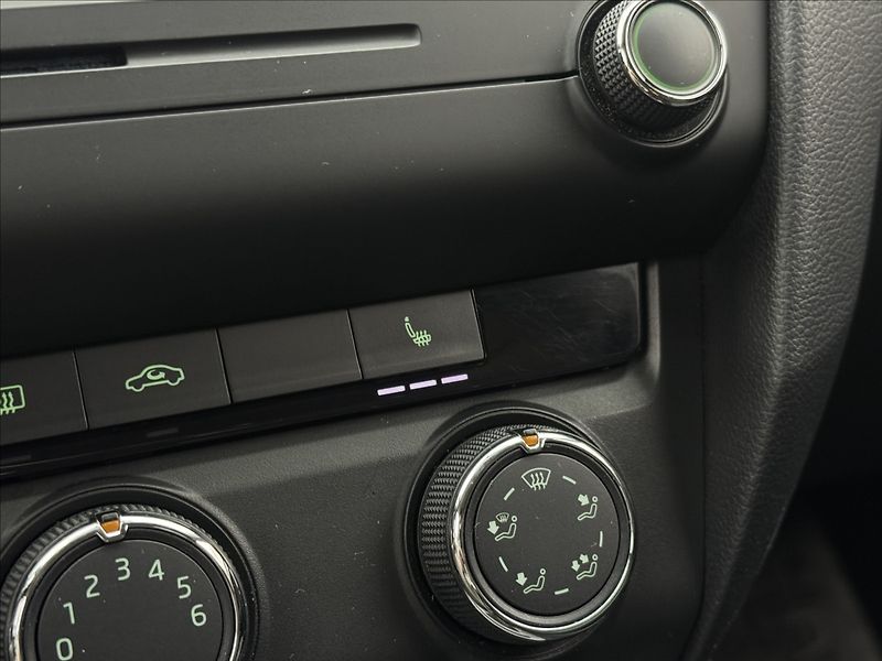 Škoda Octavia 1,4 i 81kW DSG VÝHŘEV DPH ČR - fotka 15 z 27