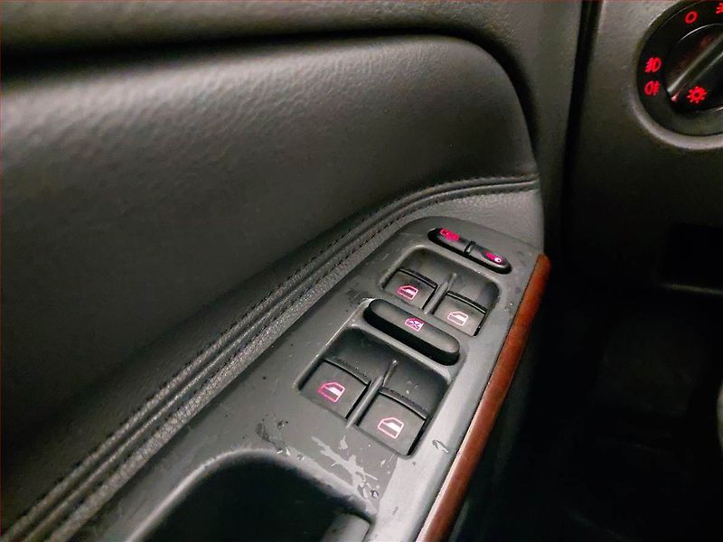Volkswagen Passat (2005) Highline 1.9 TDI, nová STK - fotka 18 z 18