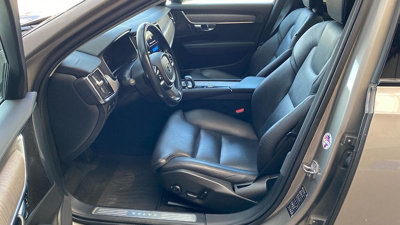 Volvo V90 Cross Country Pro, B4 AWD, 145 - fotka 5 z 41