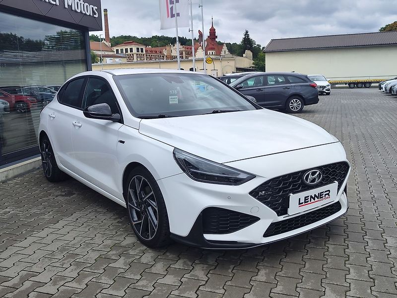 Hyundai i30 1.5 T-GDI/117kW N-Line DCT - fotka 3 z 32