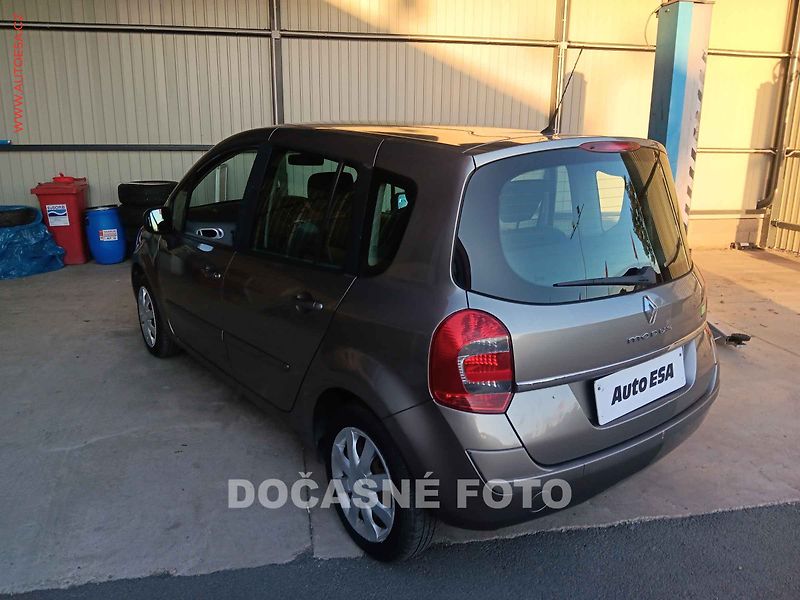 Renault Modus (2010) 1.2 16V, 1.maj,ČR, AC - fotka 2 z 3