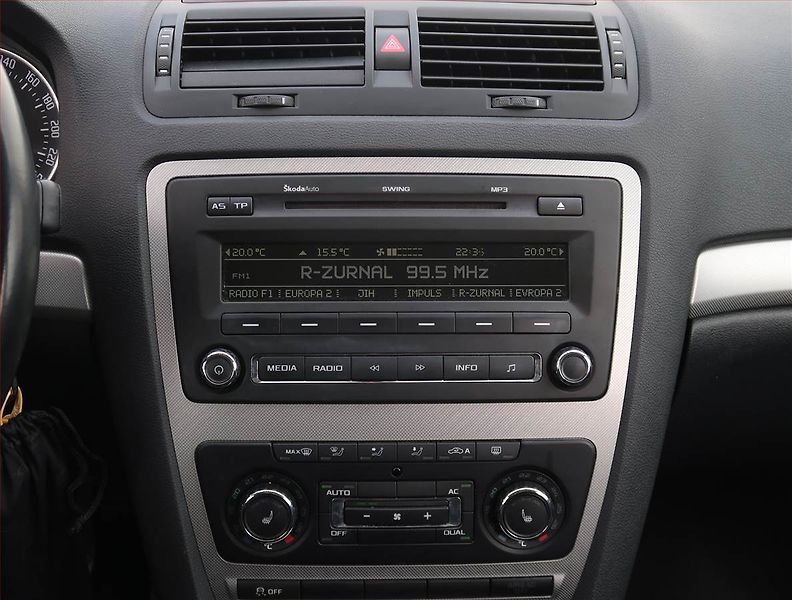 Škoda Octavia (2012) Elegance 2.0 TDI, Tempomat - fotka 12 z 19