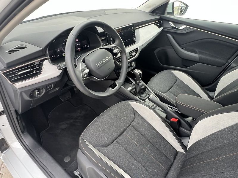 Škoda Scala Top Selection 1.0 TSI 85 Kw - fotka 12 z 32