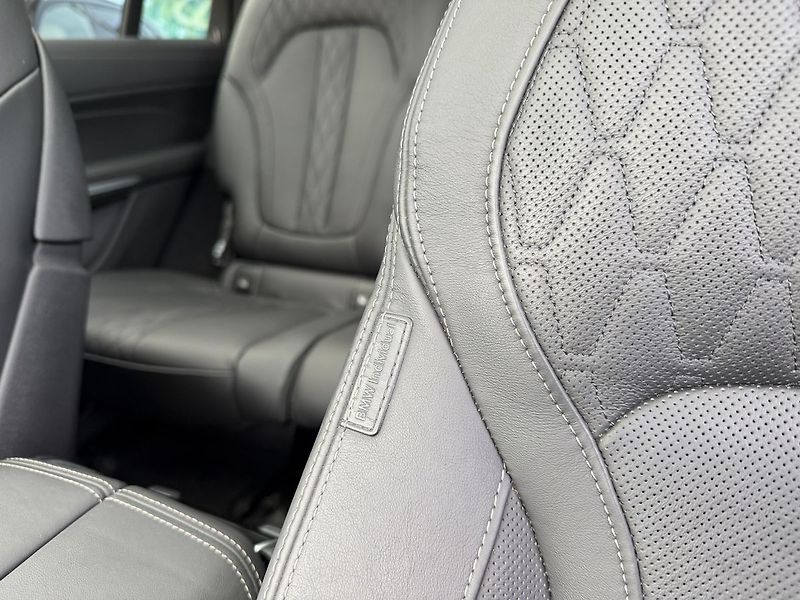 BMW X7 xDrive40d TOP stav - fotka 40 z 40