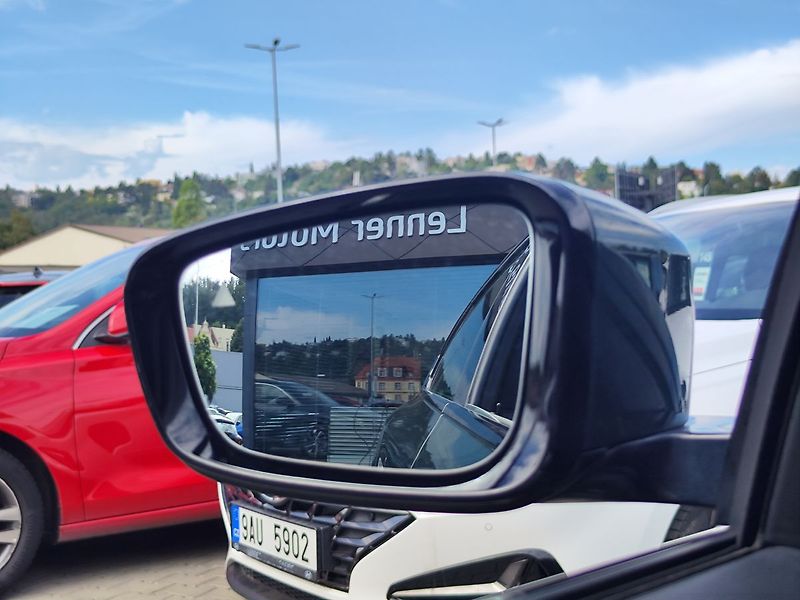 BMW Řada 4 420d xDrive/140kW M Paket AT - fotka 19 z 37
