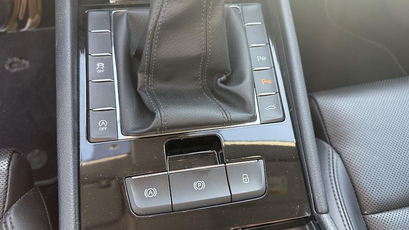 Škoda Superb (2017) 2.0TDI 110KW MANUAL 4X4  - fotka 19 z 25
