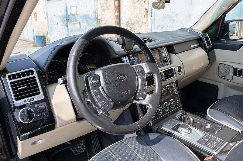 Land Rover Range Rover - fotka 7 z 32
