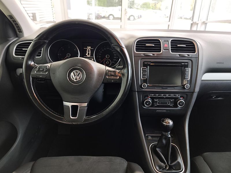 Volkswagen Golf (2009) 2.0TDi 103kW Highline ČR - fotka 11 z 20