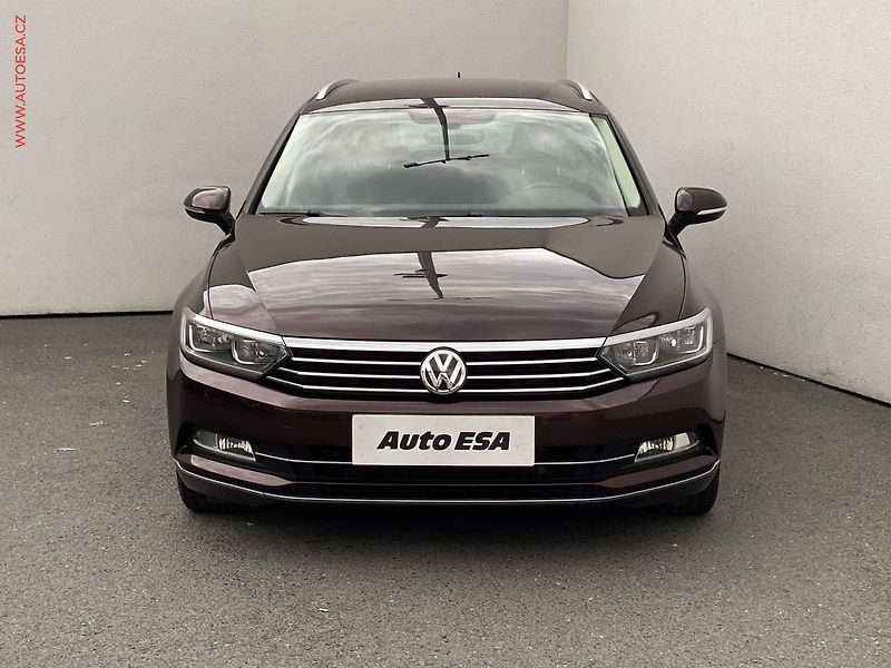 Volkswagen Passat (2016) 2.0 TDi 4x4, Highline, LED - fotka 2 z 17
