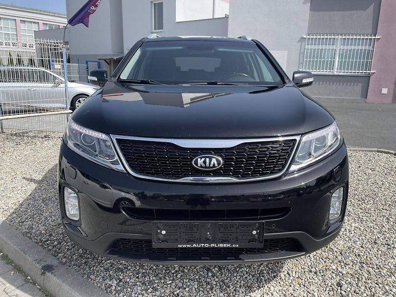 Kia Sorento 2,2 CRDi/145kW 4x4 - Automat - fotka 2 z 64