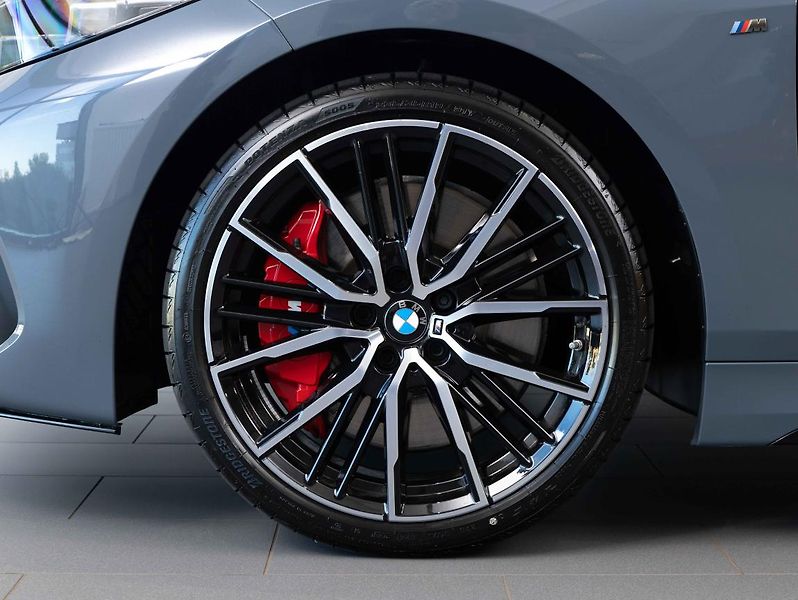 BMW Řada 1 M135i xDrive - fotka 6 z 22