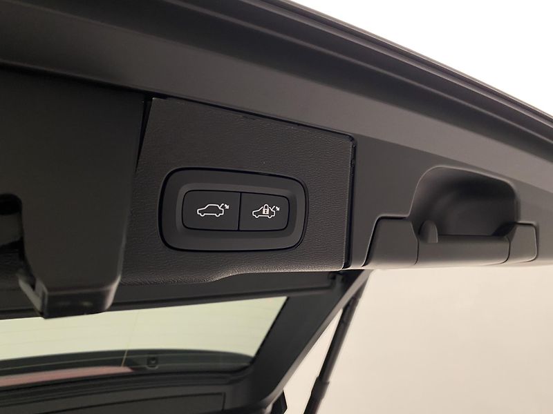 Volvo XC60 (2026) B5 AWD AUT DARK PLUS - fotka 21 z 69