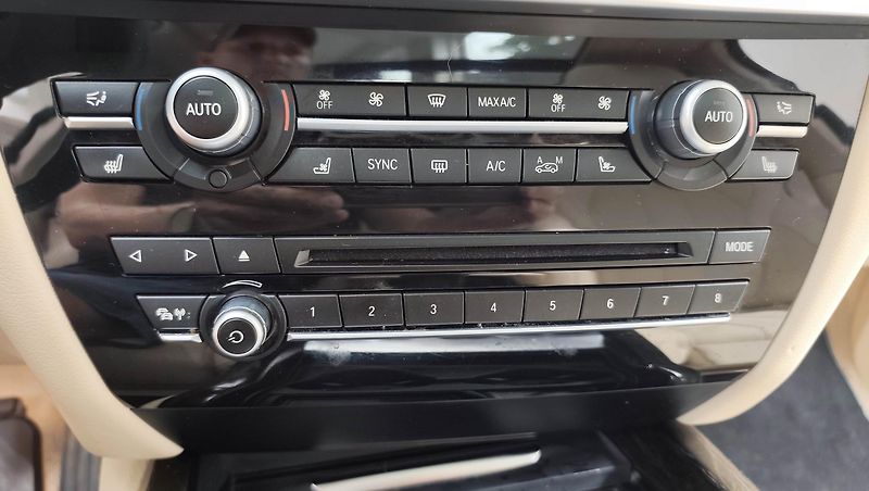 BMW X5 (2014) - fotka 38 z 63