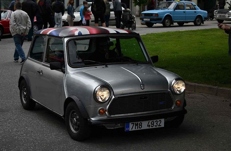 Tradiční sraz autoveteránistů na náměstí T. G. Masaryka v Prostějově. 18. května 2025