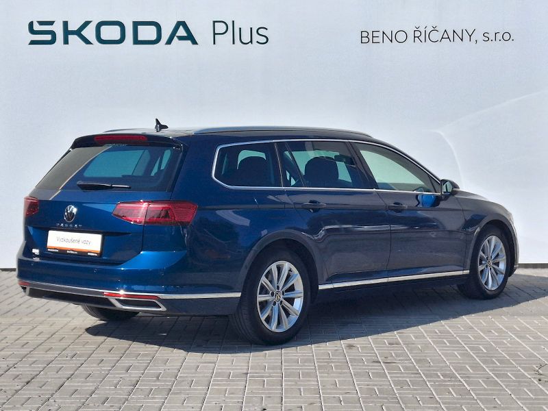 Volkswagen Passat (2023) Variant Elegance DSG 2,0TDi 11 - fotka 2 z 35