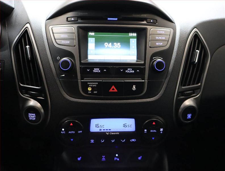 Hyundai ix35 (2013) 2.0 CRDi, 4X4, Xenony - fotka 12 z 18