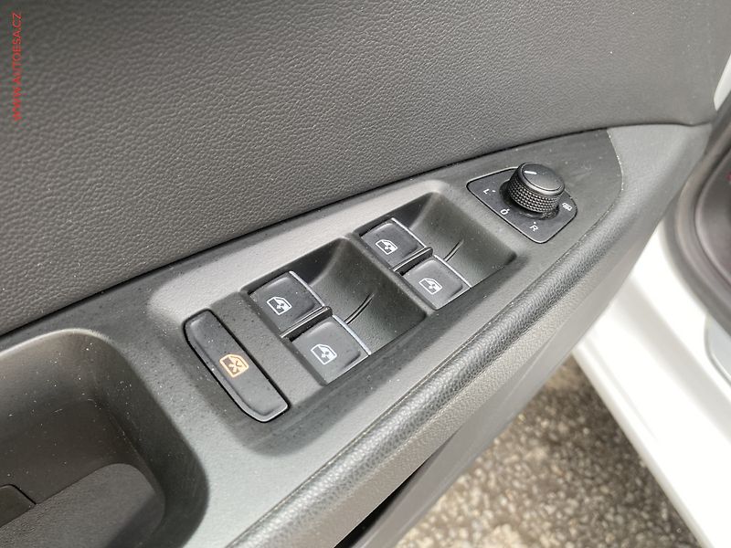 Seat Leon (2019) 1.5 TSi, Xcellence, DSG - fotka 13 z 19