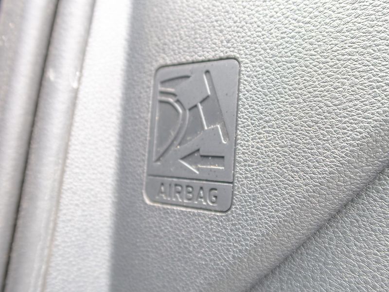 Škoda Octavia (2015) ČR 1.6TDI 66KW – PO SERVISU - fotka 24 z 37