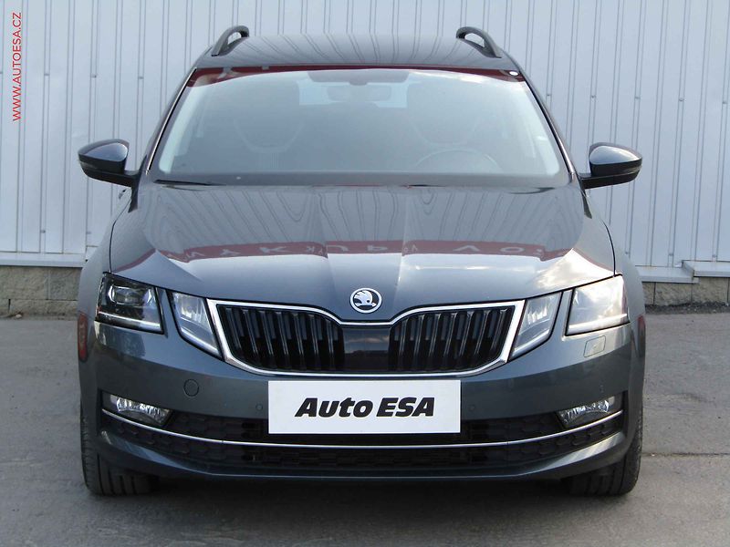 Škoda Octavia (2017) 2.0 TDi 4x4, ČR, Style, DSG - fotka 2 z 19