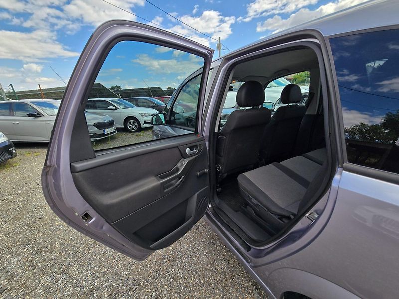Opel Meriva (2005) 1.3 CDTi Enjoy - fotka 11 z 23