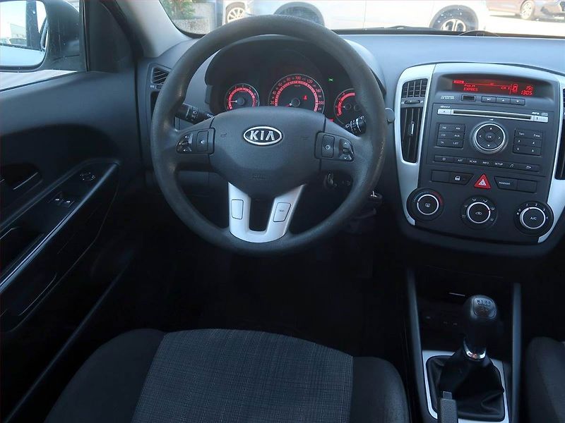 Kia Ceed (2011) 1.4 CVVT, Serv.kniha - fotka 7 z 14
