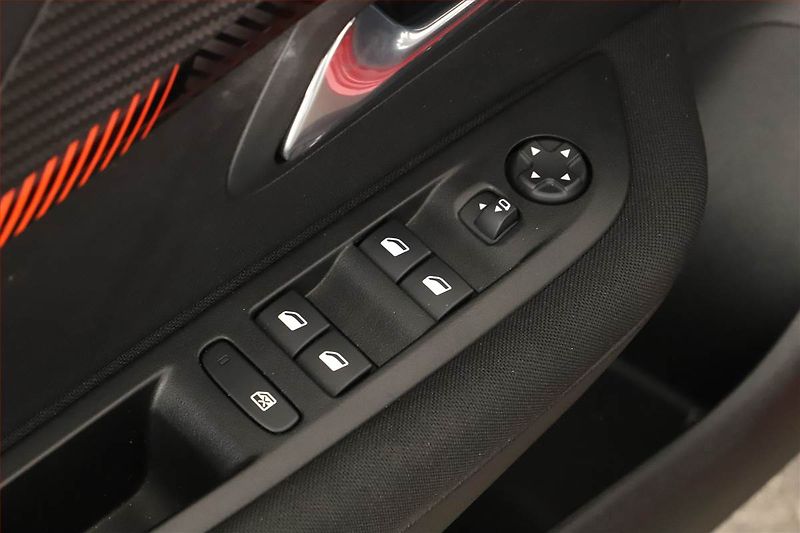 Peugeot 208 (2023) 1.2 PureTech, ČR,1.maj - fotka 10 z 13