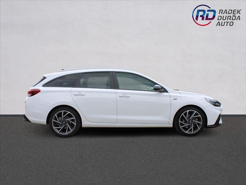 Hyundai i30 1,5 TGDI  1MAJ,AT,NLINE,ZÁRUKA - fotka 4 z 35