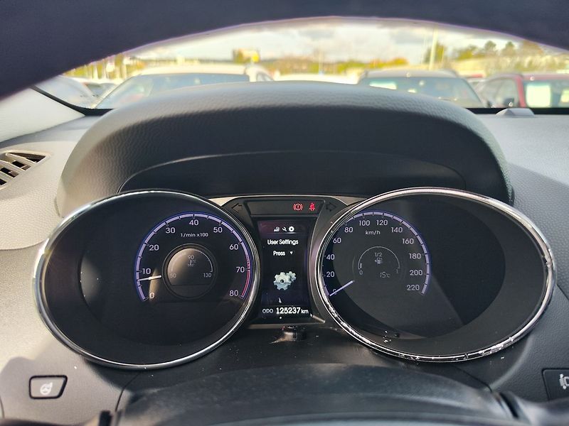 Hyundai ix35 2.0 GDI/122kW Style Navi - fotka 16 z 36