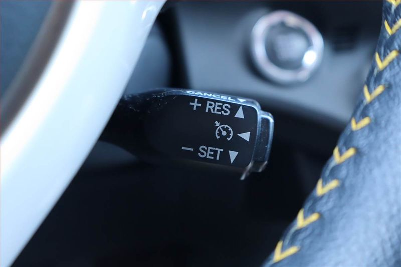 Toyota Yaris (2014) 1.33 Dual VVT-i, Tempomat - fotka 21 z 22