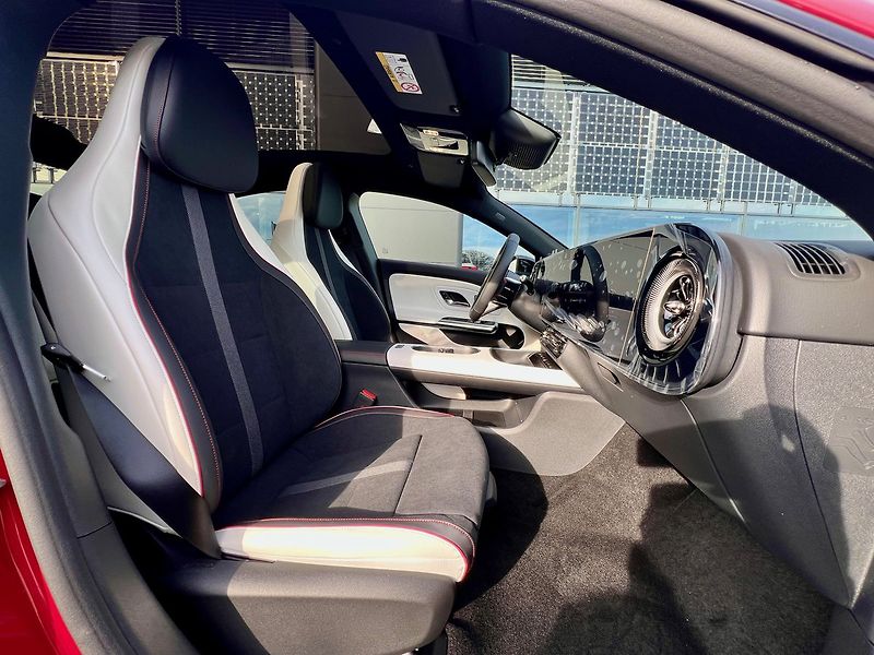 Mercedes-Benz CLA (2025) 350 4MATIC EQ Linie AMG - fotka 12 z 25