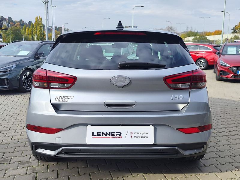 Hyundai i30 1.5 T-GDI/103kW Style DCT - fotka 6 z 34