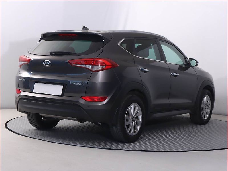 Hyundai Tucson (2016) Style 1.7 CRDi, Serv.kniha - fotka 5 z 19