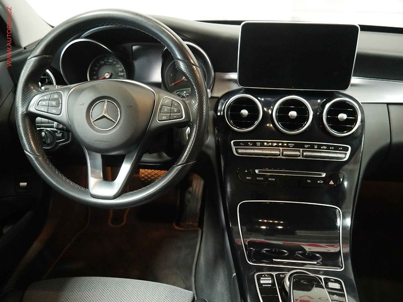 Mercedes-Benz Třídy C (2018) 2.2CDi C220, 2.maj, AT, navi - fotka 11 z 22