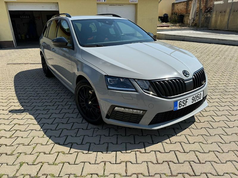Škoda Octavia (2019) RS TDI 135KW  4x4 kombi  - fotka 2 z 30