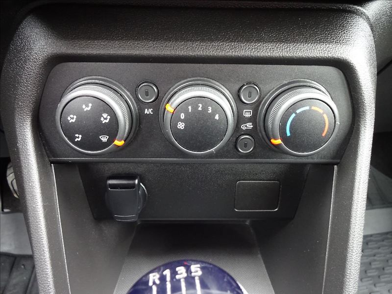 Dacia Sandero 1,0 TCe STEPWAY - fotka 35 z 46