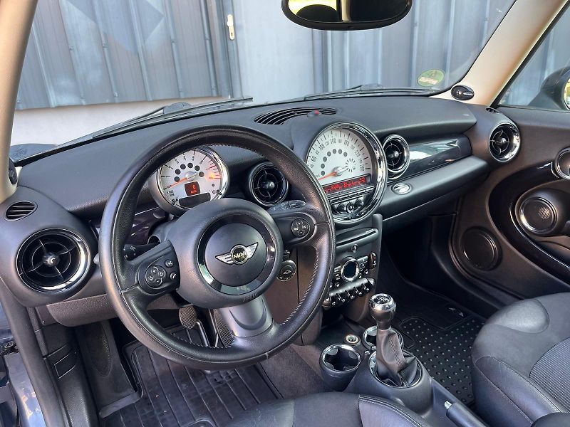 Mini Cooper 1,6 i / 90 kW / Horizon Blue  - fotka 9 z 15