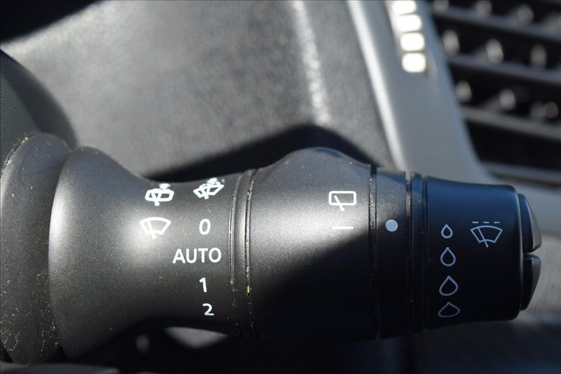 Renault Mégane 1,5 DCI 81KW PO SERVISE TAŽNÉ - fotka 35 z 47