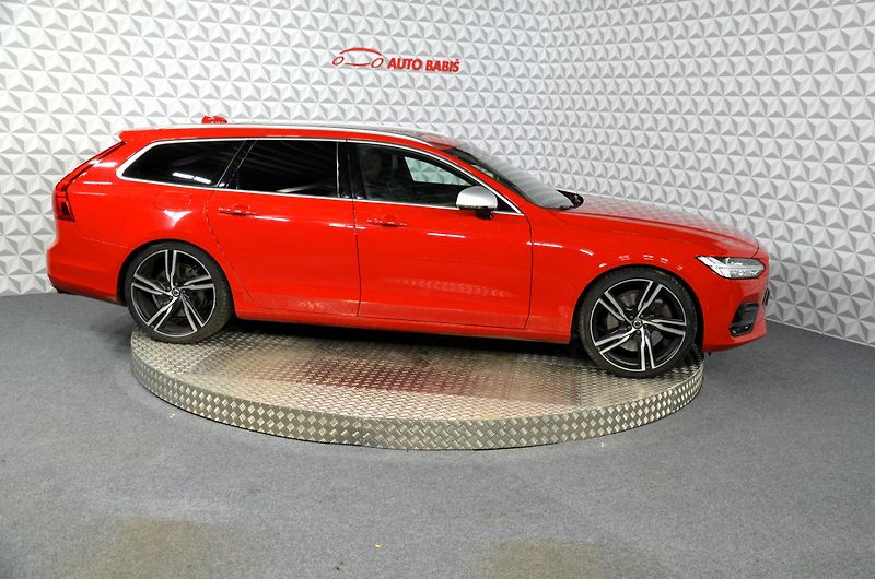 Volvo V90 (2018) 2.0D Polestar R-design - fotka 4 z 24