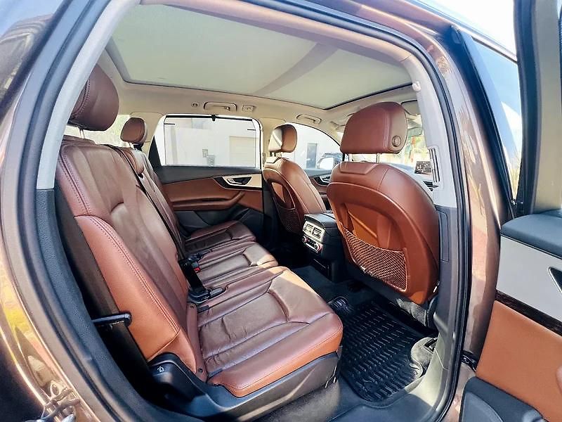Audi Q7 (2016) Velké prémiové SUV - fotka 9 z 9